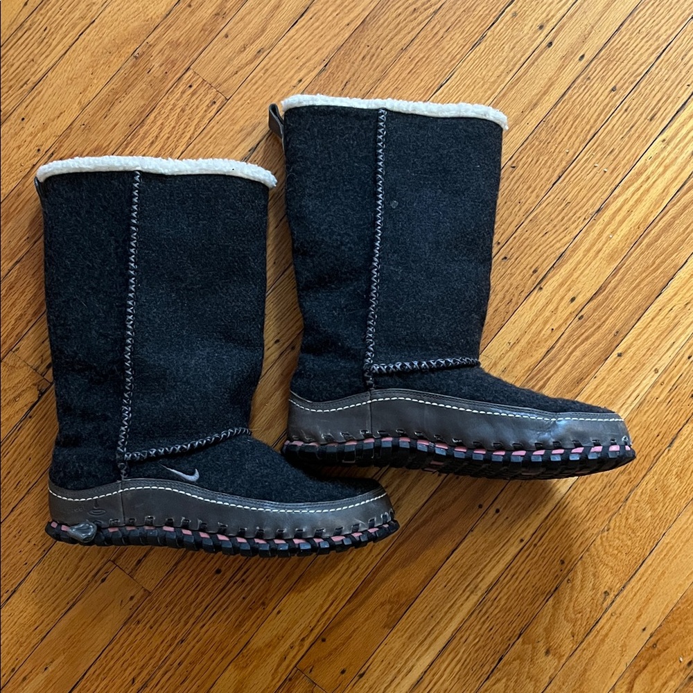 Nike ACG Black Winter & Rain Boots with White Trim